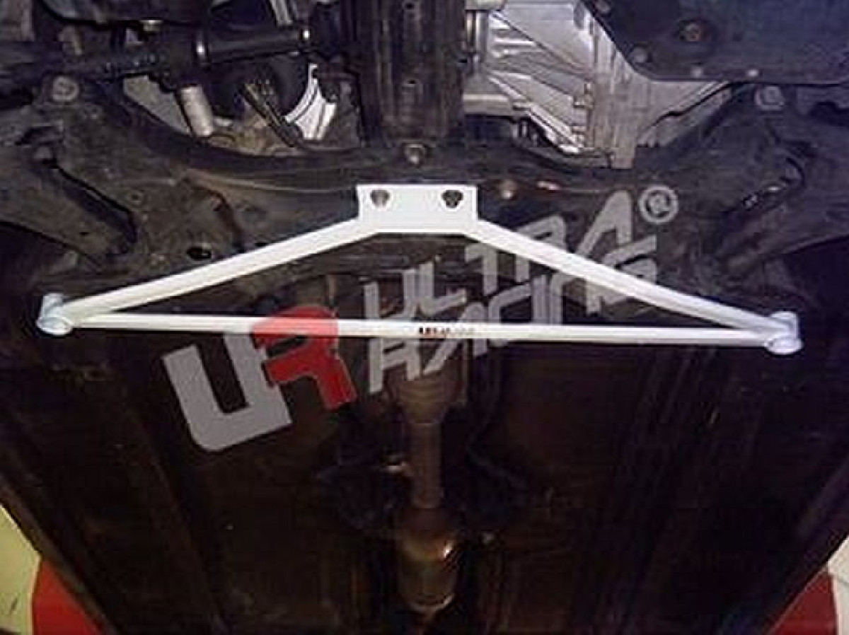 UltraRacing 3-Point Front Lower Brace Toyota Celica T23