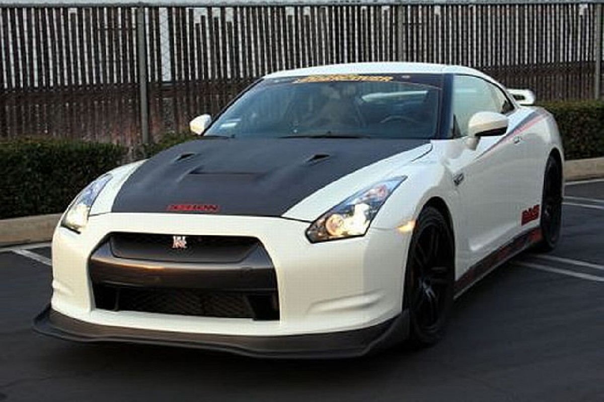 Seibon VSII Carbon Motorhaube Nissan GTR R35 09-10