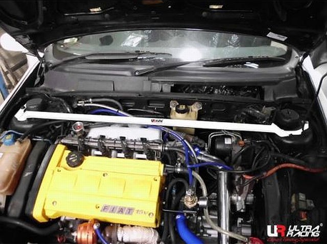UltraRacing 2Point Domstrebe Fiat Bravo 1.8 95-01