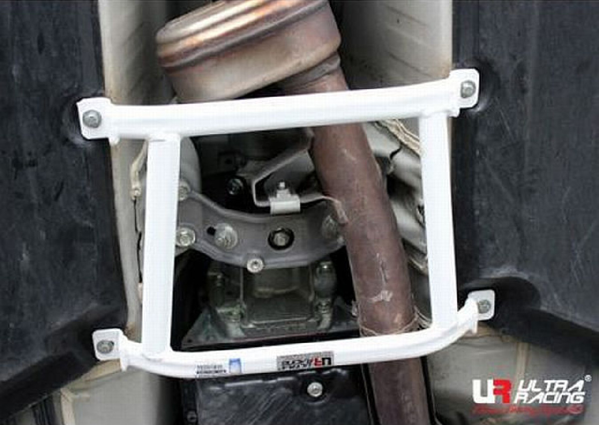 UltraRacing 4P Mid Lower Brace Toyota GT86