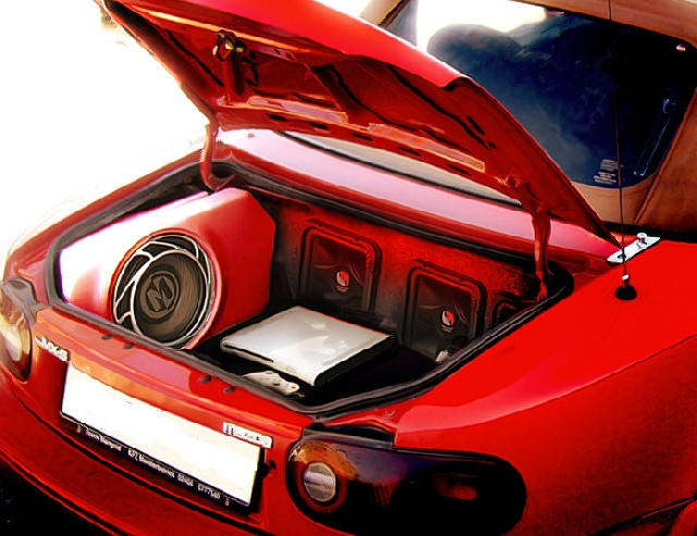 Mazda MX5 NA GFK Kofferraumausbau für Boxen