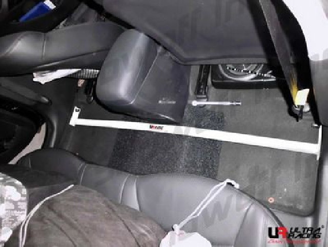 Hyundai I30 12-17 UltraRacing 2-Point Room Bar