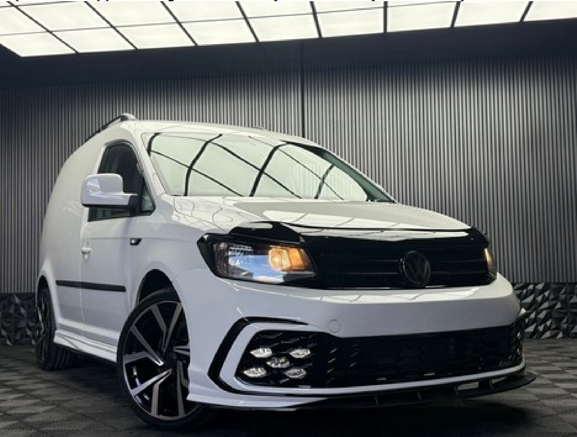 Frontstoßstange VW Caddy IV 15-20 V2 mit  Halterung