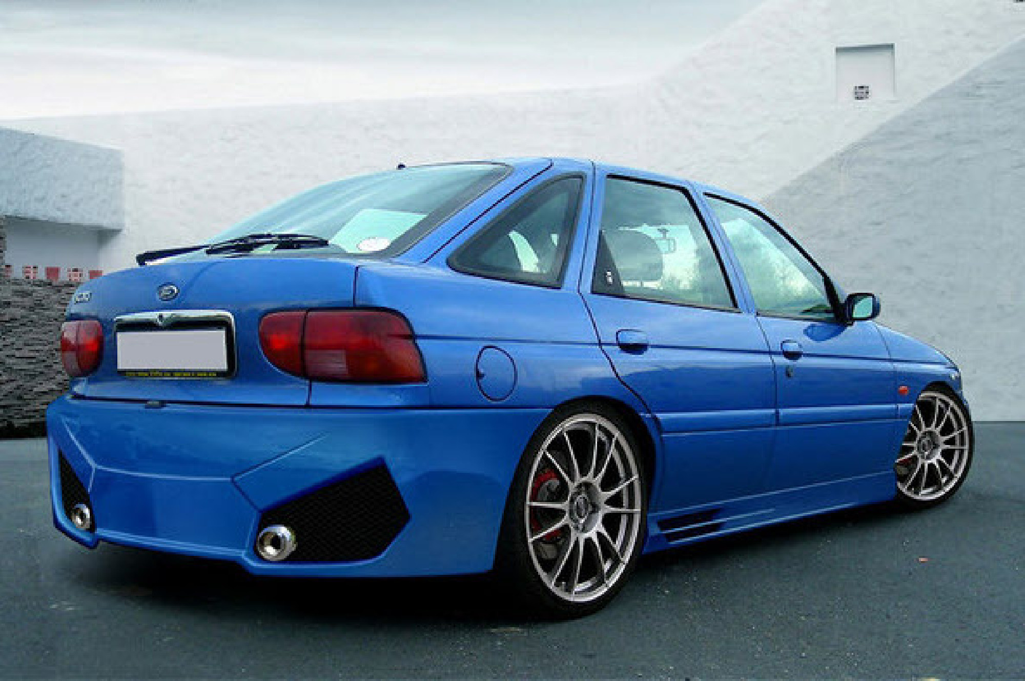 Heckstoßstange Ford Escort 5dr 1995-2000