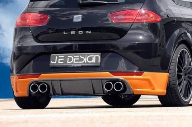 JE DESIGN Heckschürze Carbon-Look für 4-Rohr Anlage Seat Leon 1P