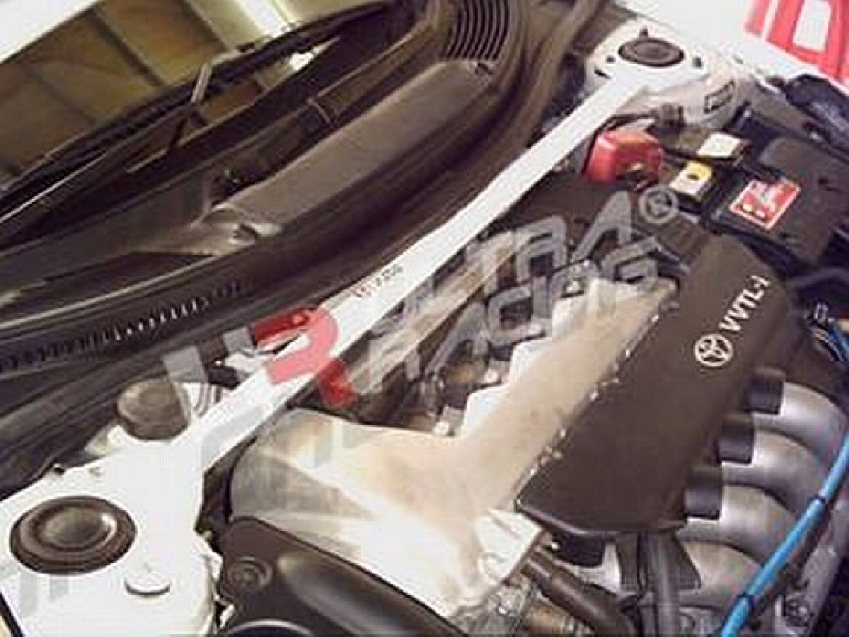UltraRacing Domstrebe Toyota Celica T23 99-05