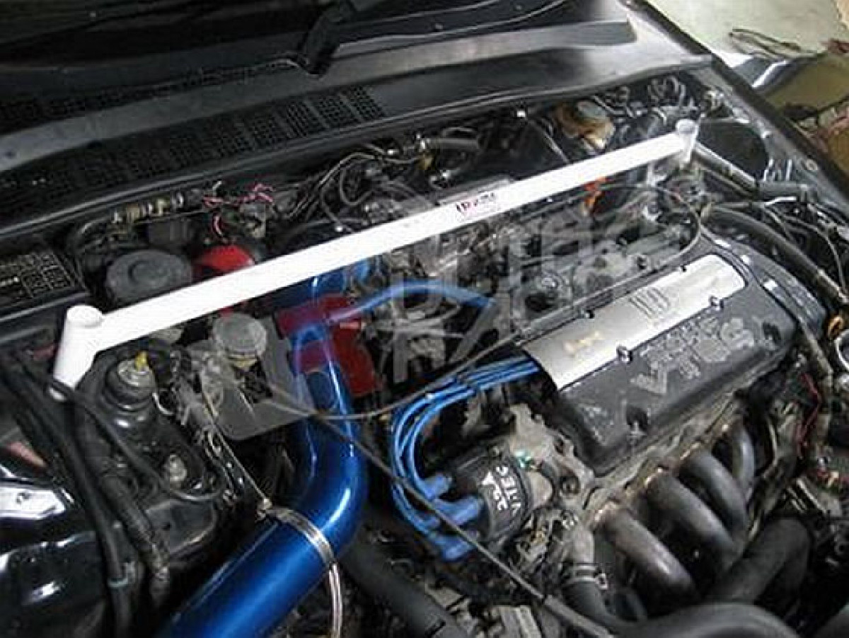 UltraRacing Domstrebe Honda Prelude 92-96 2.0