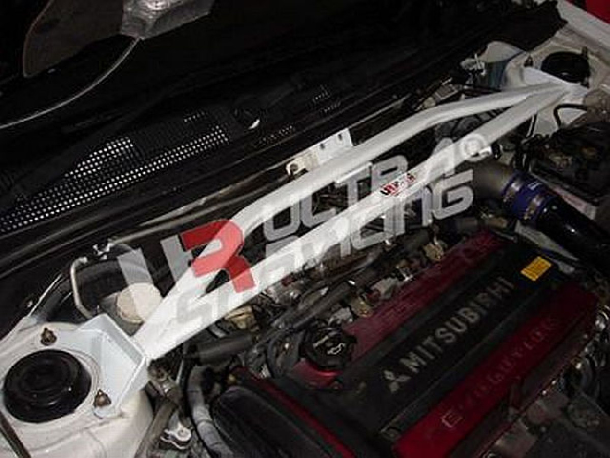 UltraRacing 3Point Domstrebe Mitsubishi Lancer EVO 7/8/9