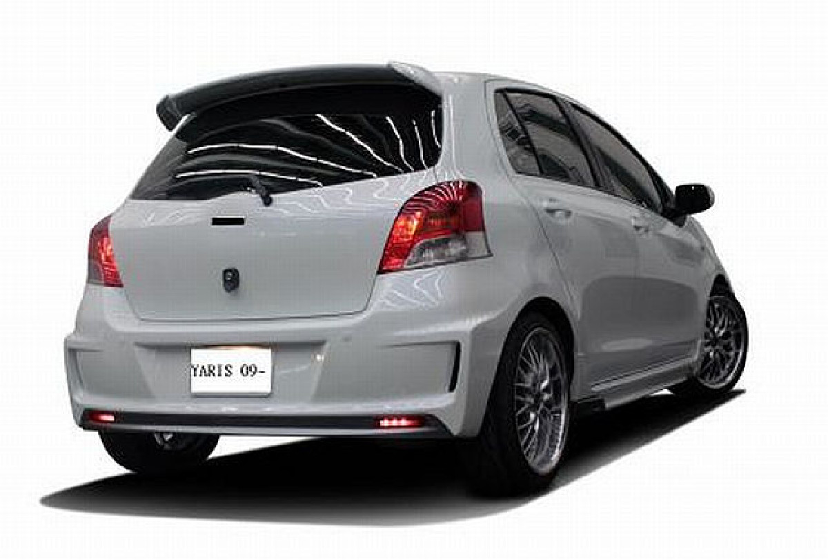 ABS Heckstoßstange Toyota Yaris XP9 Facelift Bj. 09-11, mit LED Leuchten