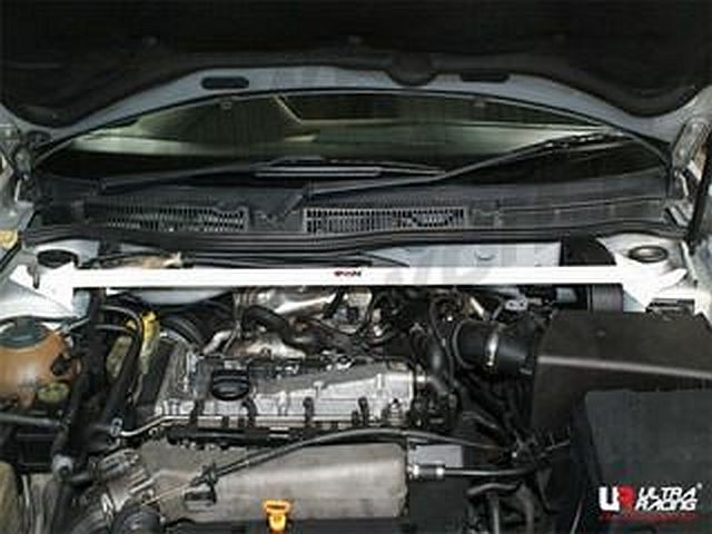 UltraRacing Domstrebe VW Golf 4 97-06 1.8/TDI