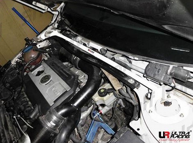 UltraRacing Domstrebe VW Scirocco III 1.4TSI/ R 2.0T