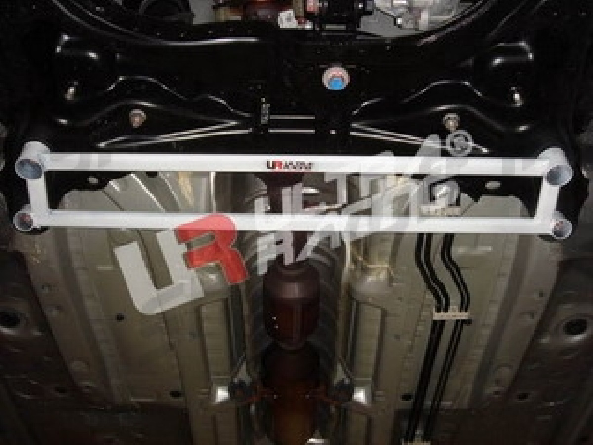 Toyota Yaris HB/Sedan 05+ UltraRacing 4-Point Front H-Brace