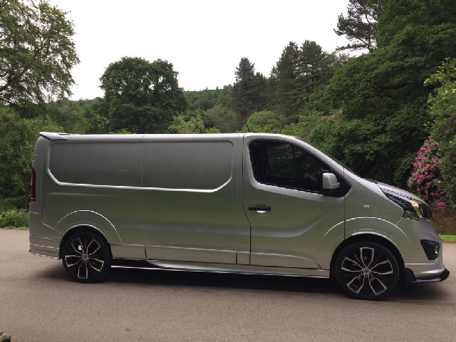 Bodykit Breitbau Opel Vivaro B 14-19 aus PU