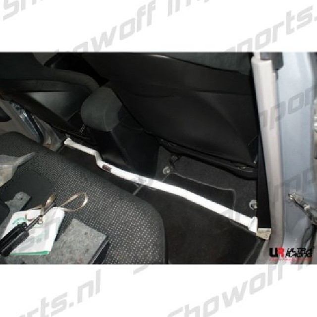 Mitsubishi L200 06-15  Ultra-R 2-Point Room Bar