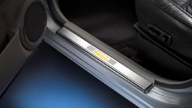 Einstiegsleiste mit LED-Beleuchtung, 5-türer für Nissan Micra K12 + K13 Einstiegsleiste mit LED-Beleuchtung, 5-türer für Nissan Micra K12 + K13