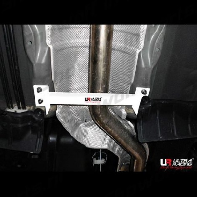 Nissan Juke 10+ UltraRacing 2-Point Middle Lower Bar 2338