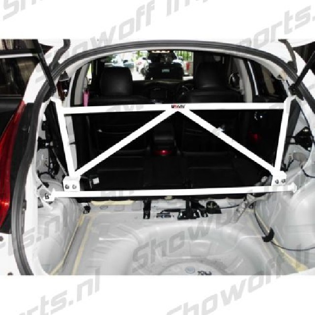 Nissan Juke 10+ UltraRacing 4-Point C-Pillar Cross Bar 2833