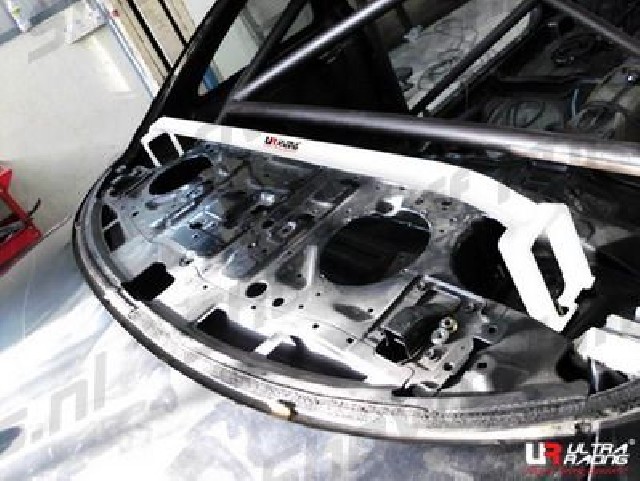 Nissan S14 95-99 UltraRacing 2-Point Rear Upper Strutbar