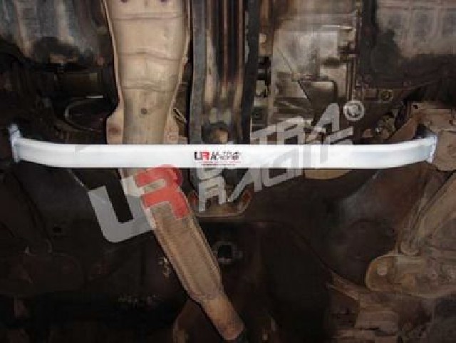 Nissan Sunny 95-99 B14 UltraRacing 2Point Front Lower Tiebar