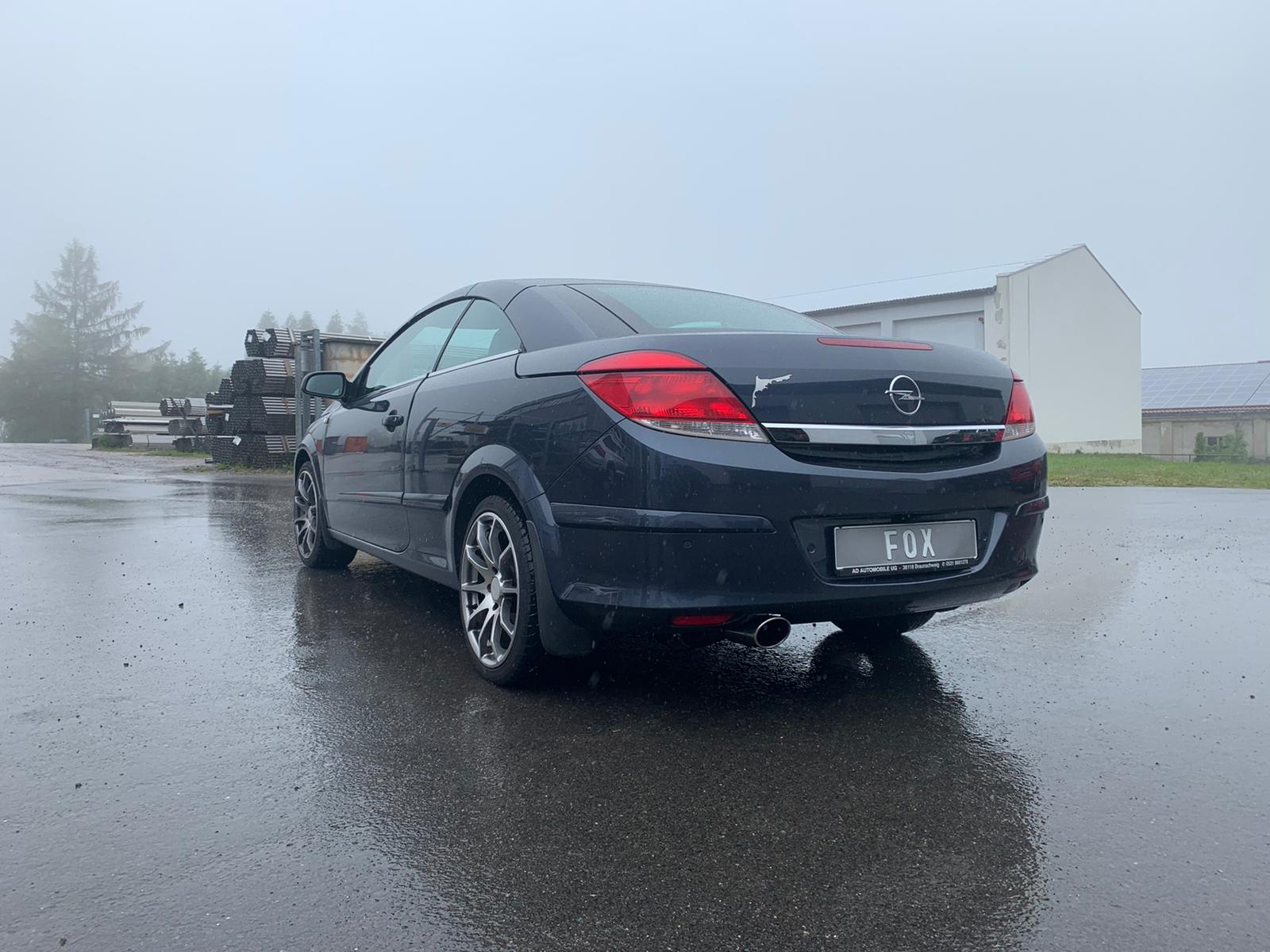 Opel Astra H TwinTop mit Ausschnitt Endschalldämpfer einseitig - 115x85 Typ 32