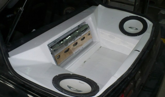 BASS BOX NISSAN 300ZX 2+2 SITZER