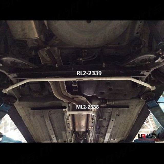 Nissan Juke 10+ UltraRacing 2-Point Rear Lower Bar 2339