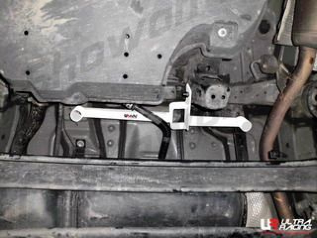 Toyota Prius XW30 10+ UltraRacing 3Point Rear Lower Bar
