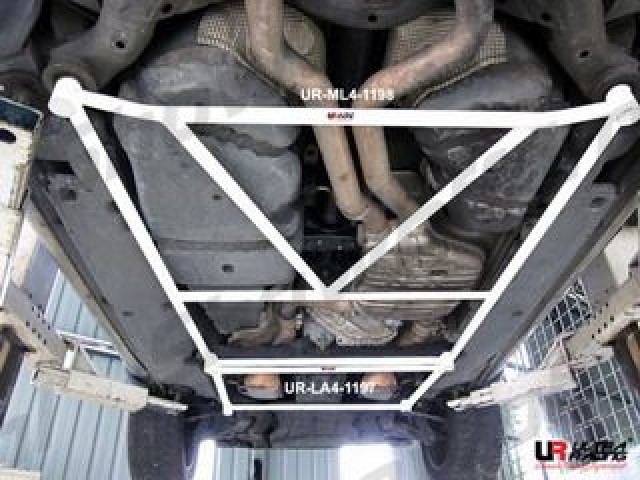 VW Touareg 5.0 V10 02+ UltraRacing 4-Point Mid Lower H-Brace