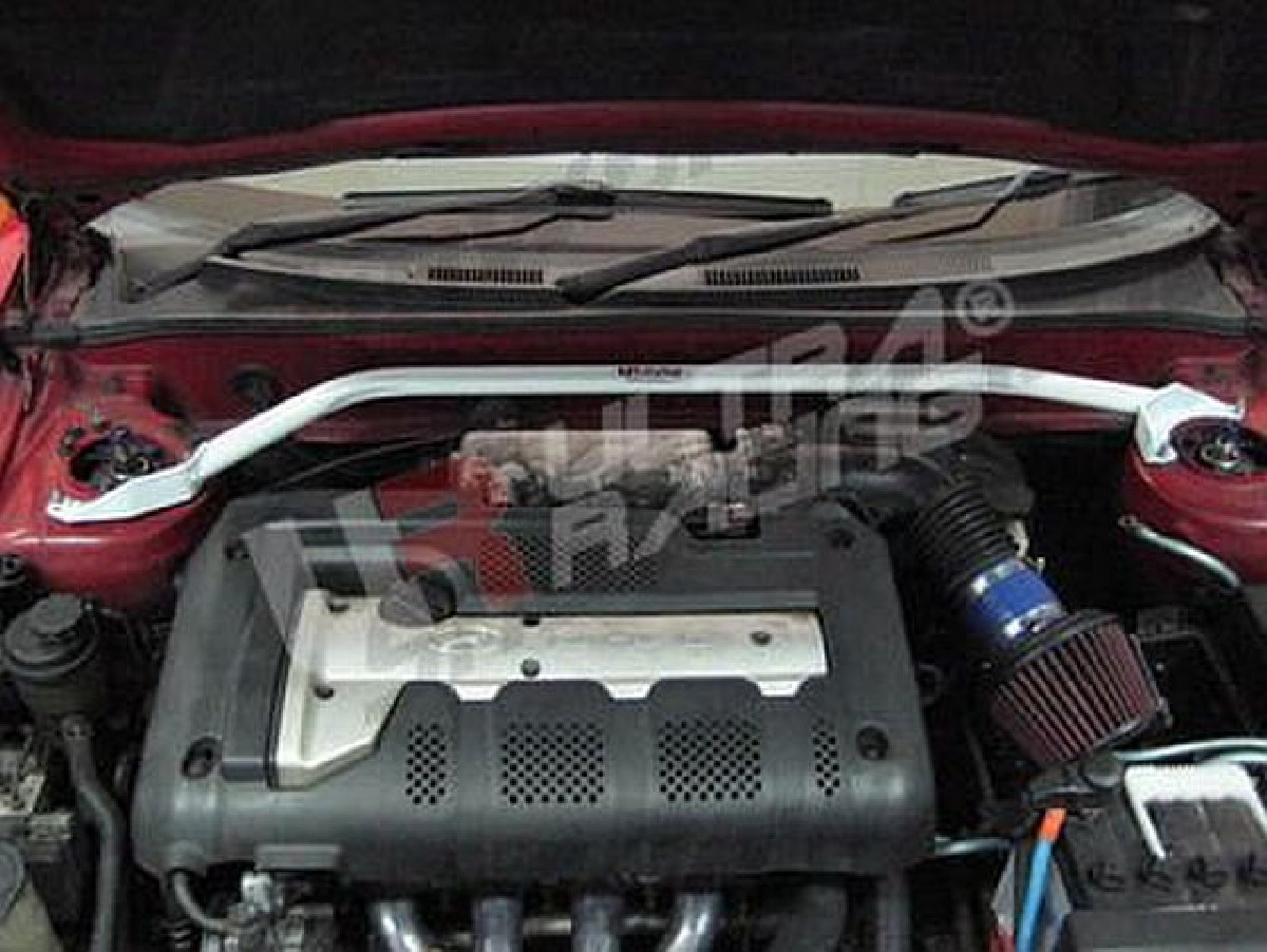 UltraRacing 2-Point Domstrebe Hyundai Coupe GK 03-08