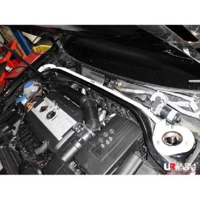 VW Passat B7 10+ 2.0 UltraRacing 2P Front Upper Strutbar